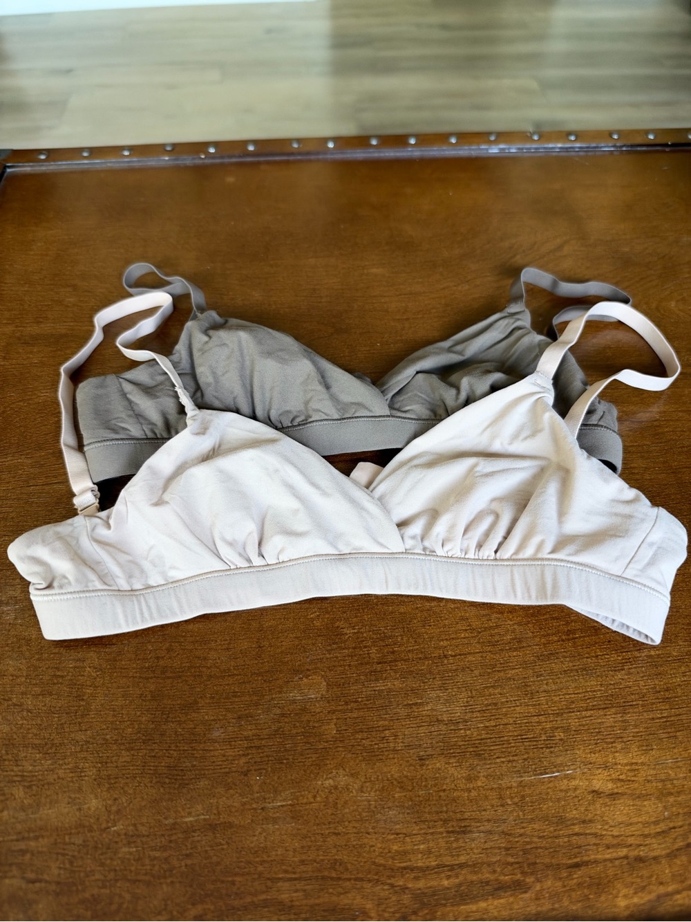 SKIMS Soft Wireless Bralettes — Cream and brown. Xs. 2 same size.